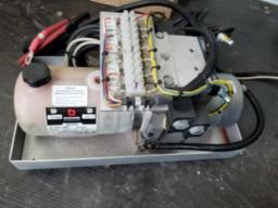 Pompe hydraulique 12 volts BUCHER et commande (valeur 1500$)