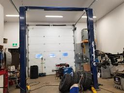 CL CHALLENGER LE10-Élévateur à 2 poteaux , cap. 10000 lbs, 220 volts