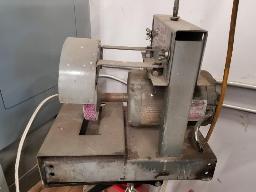 Meule pour lame de tondeuse