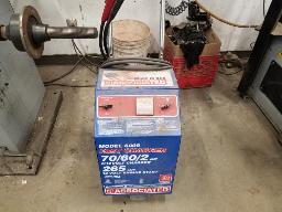 Chargeur à batterie modèle 6009