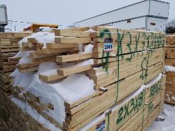 Bundle de bois 2x3x7 et 2x3x8, environ 306 mcx