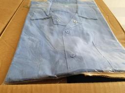 100 morceaux d'uniforme de travail variés: santé-esthétique (pantalons et chemises)