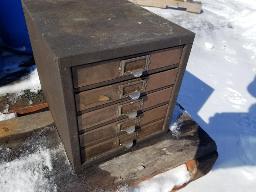 Coffre avec mèches de machiniste