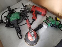 Lot d'outils électriques et sableuse orbitale à air