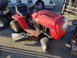 YARD MACHINES 13AH662F516, tracteur à gazon