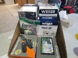 Lot de retour de magasin: serrure électronique, manette gaming, GPS