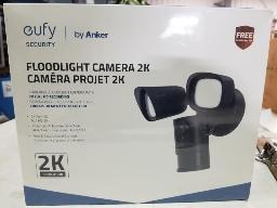 Floodlight camera EUFYT8424S, neuve