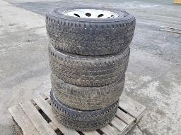 4 Pneus FIRESTONE d'été LT245/70R17 avec jantes