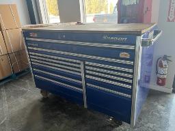 Coffre à outils SNAP-ON 13 tiroirs 68x30x48, dessus en bois, et son contenu (outils variés)