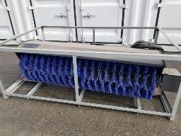 2025-Balai rotatif à angle 72'', attache skid steer, 652 lbs