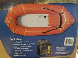 Bateau gonflable 7'.3'' côté 39'', pompe, sac de transport, neuf