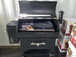 TRAEGER TFB88PLDC-BBQ aux granules de bois (Testé seulement)