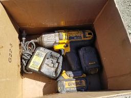 DEWALT-Impact 20 volts 1/2 drive , 2 batteries et un chargeur