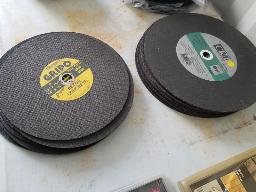 Lot de lames à béton de grandeurs variées