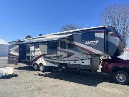 2012 KEYSTONE ALPIN, roulotte fifthwheel 39'.6''