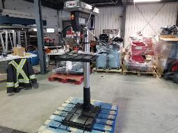 CENTRAL MACHINERY, Presse drill de 20 po, 5'6'' de haut, 12 vitesses-180 à 3865 RPM-Mandrin 3/4'', 110V