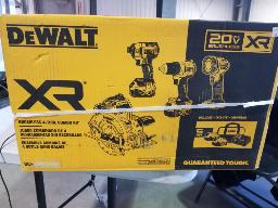 2025 DEWALT, Ensemble de 4 outils DCK447P2 : scie circulaire, perceuse, visseuse à percussion, lampe, 2 batteries, ...