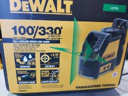 2025 DEWALT, Niveau laser à faisceau vert en croix, portée 165 pieds, DW088CG