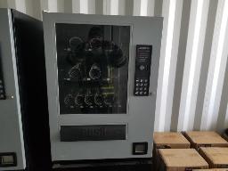 Machine distributrice (pas de clé)