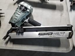 HITACHI-Cloueuse à charpente 3''1/2