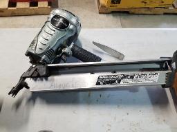 HITACHI-Cloueuse à charpente 3''1/2