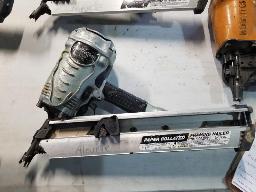 HITACHI-Cloueuse à charpente 3''1/2