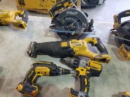 Lot d'outils DEWALT sans batterie 20 volts et 60 volts