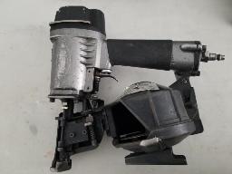 Cloueuse à bardeaux à air