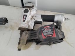 Cloueuse à air 1''1/2 à 2''1/2 à rouleau