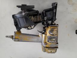 HITACHI-Cloueuse à bardeaux à air