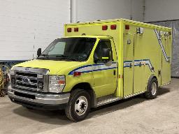 2017, FORD E-350, AMBULANCE    6 ROUES,