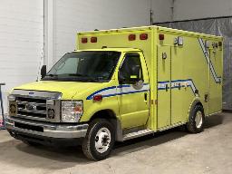 2017, FORD E-350, AMBULANCE    6 ROUES