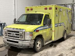 2017, FORD E-350, AMBULANCE    6 ROUES,