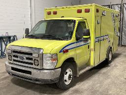 2017, FORD E-350, AMBULANCE    6 ROUES,