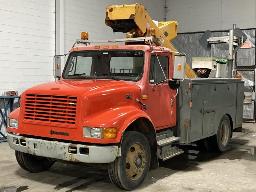 1999, INTERNATIONAL 4700, CAMION NACELLE    6 ROUES,