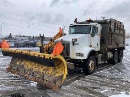 2010, KENWORTH T800, CAMION À 10 ROUES    BENNE,ÉPAN, AILE,