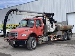 2012, FREIGHTLINER M2 106, CAMION VIDE-PUISSARDS    10 ROUES