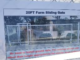 2025, Barrière de ferme coulissante de 20'