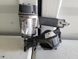 Cloueuse à bardeaux à air