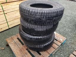 NOKIAN, 4 pneus LT245/75R16