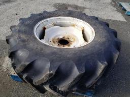 GOODYEAR, 1 pneu, 16.9 R28 avec jante
