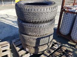 4 Pneus d'été P275/60R20, 2 modèles variés
