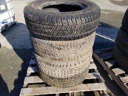 4 Pneus d'été P225/70R16, 2 modèles variés