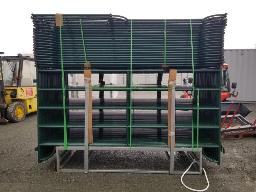 2025-Clôture à bétail :  54 panneaux 5'x10' et 2 portes, 1260 kg