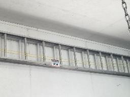 Échelle en aluminium environ 24'