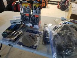 Lot de lame 7 1/4 + serrure à pêne dormant + cadenas + écouteur + Magic Mouse + équipement aquarium