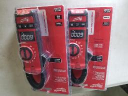 MILWAUKEE, 2 multimètres à fourche de 600A pour CVCR