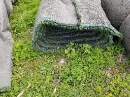 Rouleau de tapis gazon, environ 15' de long, ancien terrain de football