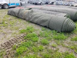 Rouleau de tapis gazon, environ 15' de long, ancien terrain de football