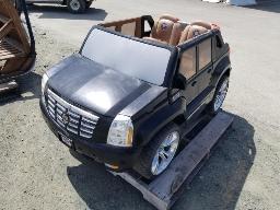 ESCALADE- Voiture à batterie pour enfant 